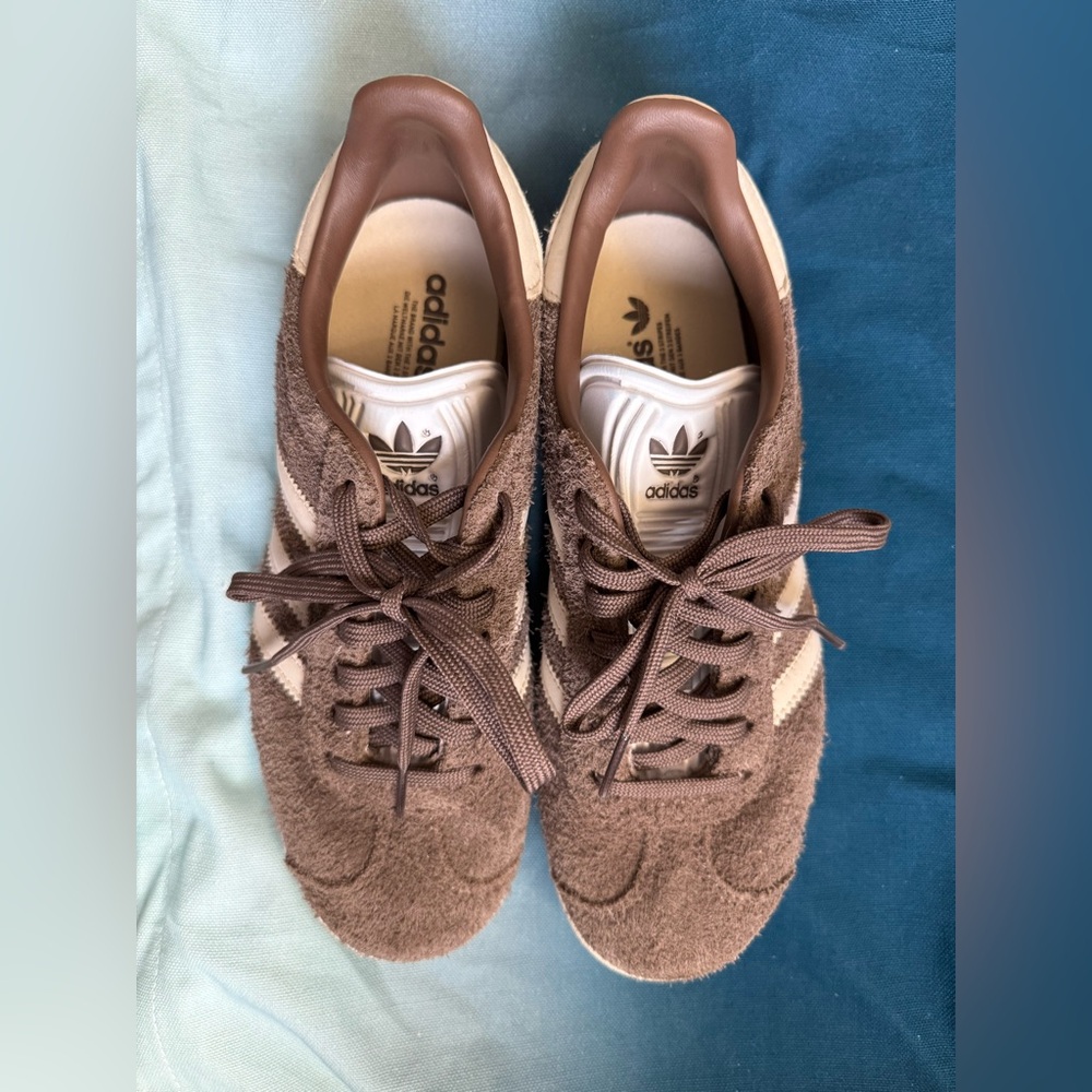 Adidas Women’s Brown Suede Sneakers with Cream Stripes. Worn twice. Size 6